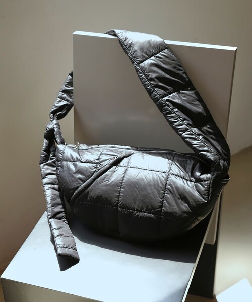 OUTDOOR PRODUCTS(アウトドアプロダクツ)の「OUTDOOR PRODUCTS/アウトドアプロダクツ × Firsthand 別注 ライトキルト ショルダーバッグ(ショルダーバッグ・レディース・ブラック/ピンク/ベージュ・ONE SIZE)」の20枚目の写真