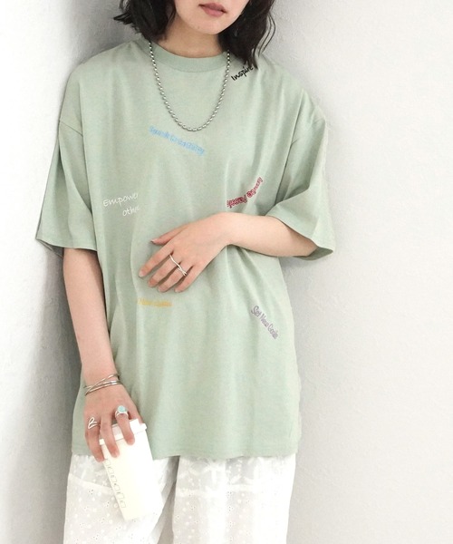 SELECT LEVERY(セレクトリベリー)の「ランダム刺繍ロゴTシャツ(Tシャツ/カットソー・レディース・ブラック/ミント/オフホワイト・FREE)」の3枚目の写真