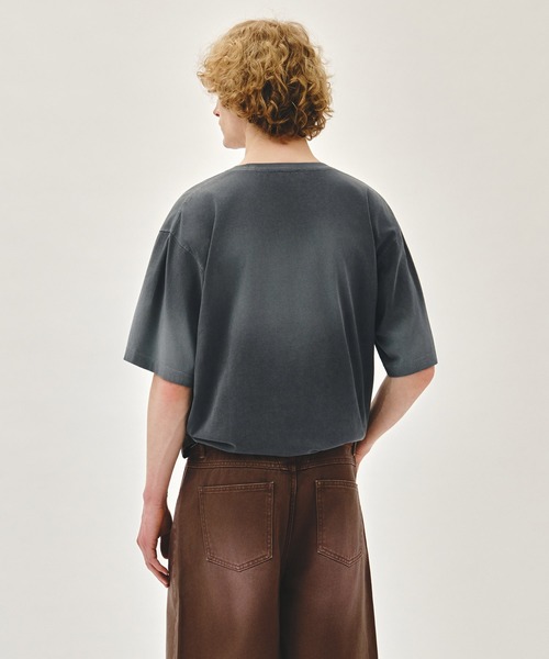 MARITHE + FRANCOIS GIRBAUD(マリテフランソワジルボー)の「GRADATION OVERSIZED DYEING TEE(Tシャツ/カットソー・レディース・チャコール/ブルー・SMALL/LARGE/MEDIUM)」の4枚目の写真