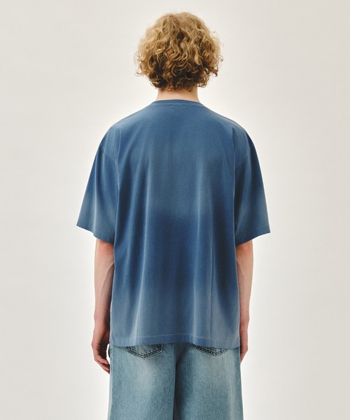 MARITHE + FRANCOIS GIRBAUD(マリテフランソワジルボー)の「GRADATION OVERSIZED DYEING TEE(Tシャツ/カットソー・レディース・チャコール/ブルー・SMALL/LARGE/MEDIUM)」の12枚目の写真