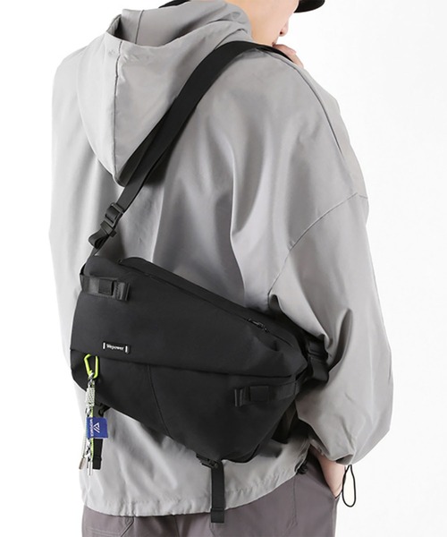 WESTBOY(ウエストボーイ)の「Y2K ユニセックス フラップポケット ショルダーバッグ WO26W2BG15(ショルダーバッグ・メンズ・ブルー/ブラック・FREE)」の1枚目の写真