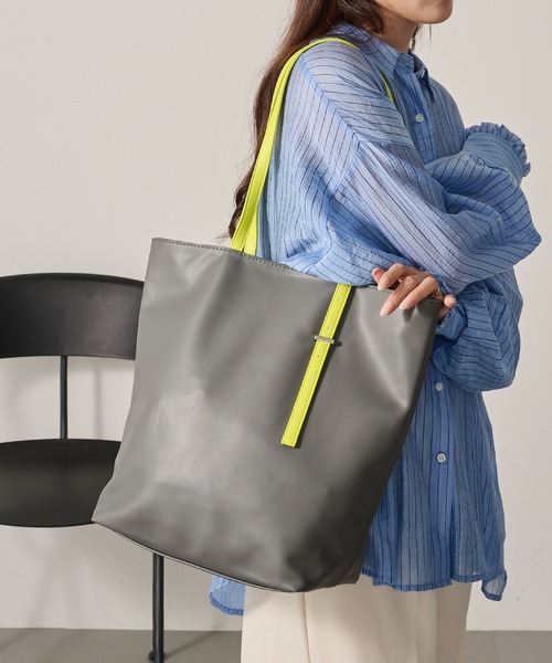 MAISON BREEZE(メゾンブリーズ)の「【MAISON BREEZE】ハンドルアクセントトート SNBD(トートバッグ・レディース・グレー/ブラウン/ブラック・FREE)」の10枚目の写真