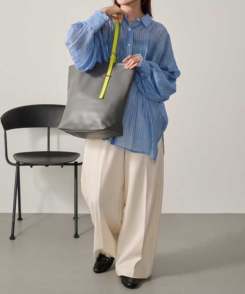 MAISON BREEZE(メゾンブリーズ)の「【MAISON BREEZE】ハンドルアクセントトート SNBD(トートバッグ・レディース・グレー/ブラウン/ブラック・FREE)」の14枚目の写真