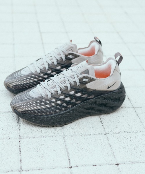 NIKE(ナイキ)の「AVA EDGE IM1973-003(スニーカー・メンズ・グレー・25.0cm/24.5cm/24.0cm/29.0cm/28.5cm/28.0cm/26.5cm/25.5cm)」の1枚目の写真