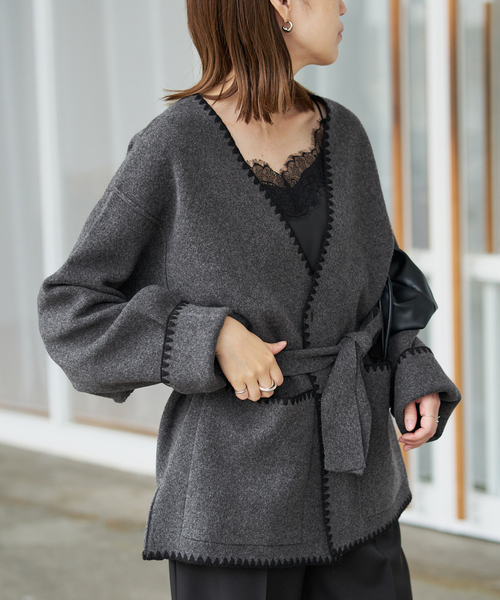 SLOBE IENA(スローブイエナ)の「《追加》ブランケットステッチニットジャケット(その他アウター・レディース・チャコールグレー/ブラック・FREE)」の17枚目の写真