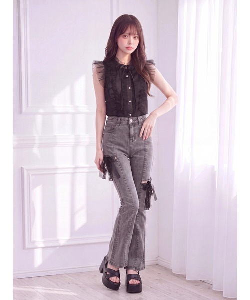 Suyunn(スユン)の「【ZOZO限定】レースオーガンジーリボン美脚ストレッチフレアデニムパンツ(デニムパンツ・レディース・チャコールグレー/ブルー・S/M)」の5枚目の写真