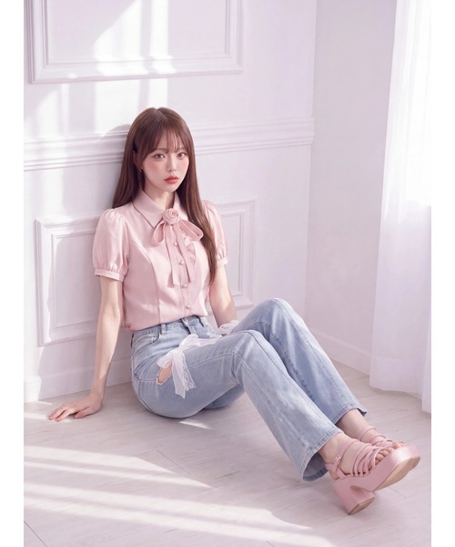 Suyunn(スユン)の「【ZOZO限定】レースオーガンジーリボン美脚ストレッチフレアデニムパンツ(デニムパンツ・レディース・チャコールグレー/ブルー・S/M)」の9枚目の写真