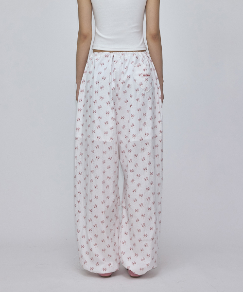 RONRON(ロンロン)の「DOUBLE RIBBON PATTERN SWEAT JOGGER PATNS WHITE(スウェットパンツ・レディース・その他・FREE)」の1枚目の写真