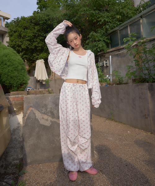 RONRON(ロンロン)の「DOUBLE RIBBON PATTERN SWEAT JOGGER PATNS WHITE(スウェットパンツ・レディース・その他・FREE)」の2枚目の写真