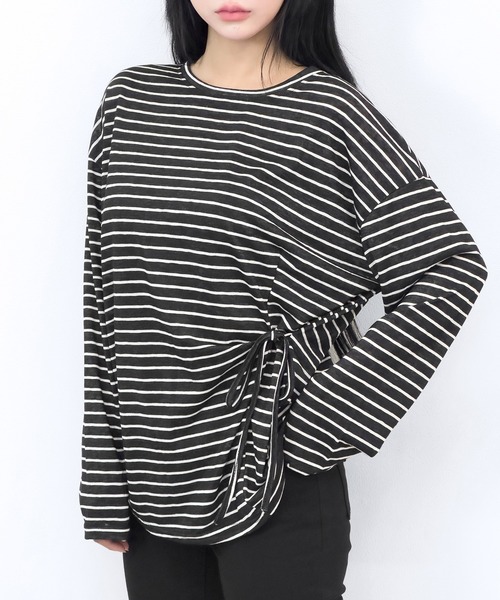 FOLLOWIN(フォロウィン)の「【3COLOR】サイドリボンボーダールーズロンT(Tシャツ/カットソー・レディース・ホワイト/ブルー/ブラック・FREE)」の2枚目の写真