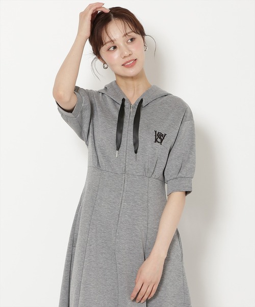 WILLSELECTION(ウィルセレクション)の「フロントスリットパーカーワンピース(ワンピース・レディース・サックスブルー/モカ/ブラック/ピンク/グレー/ブルー/ボルドー/ピンクベージュ・FREE)」の3枚目の写真
