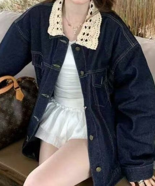 Teem Store(チームストア)の「襟クロシェレース切り替え デニムジャケット(デニムジャケット・レディース・ブルー・M)」の2枚目の写真