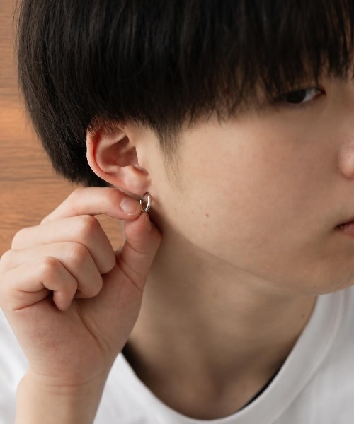 ZIP FIVE(ジップファイブ)の「ステンレスフープピアス(ピアス(片耳用)・メンズ・シルバー系3/シルバー系6/シルバー系1/シルバー系2/シルバー系5/シルバー系7/シルバー系4・FREE)」の4枚目の写真