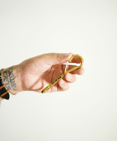 REVI CAST MADE(レヴィキャストメイド)の「REVI CAST MADE レビキャストメイド BRASS Belt Hook Key Holder(キーホルダー・メンズ・ゴールド・FREE)」の2枚目の写真