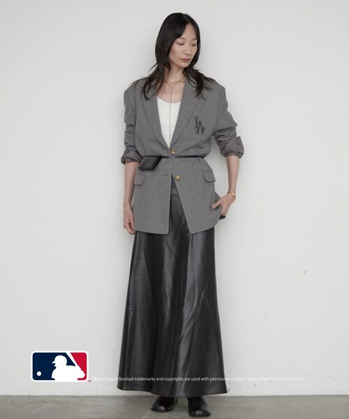 LOUNGEDRESS(ラウンジドレス)の「【MLB/メジャーリーグベースボール】ロゴジャケット 秋服(テーラードジャケット・レディース・ブラウン/ネイビー/グレー・FREE)」の8枚目の写真