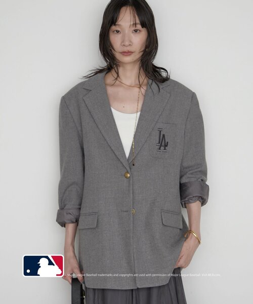 LOUNGEDRESS(ラウンジドレス)の「【MLB/メジャーリーグベースボール】ロゴジャケット 秋服(テーラードジャケット・レディース・ブラウン/ネイビー/グレー・FREE)」の14枚目の写真