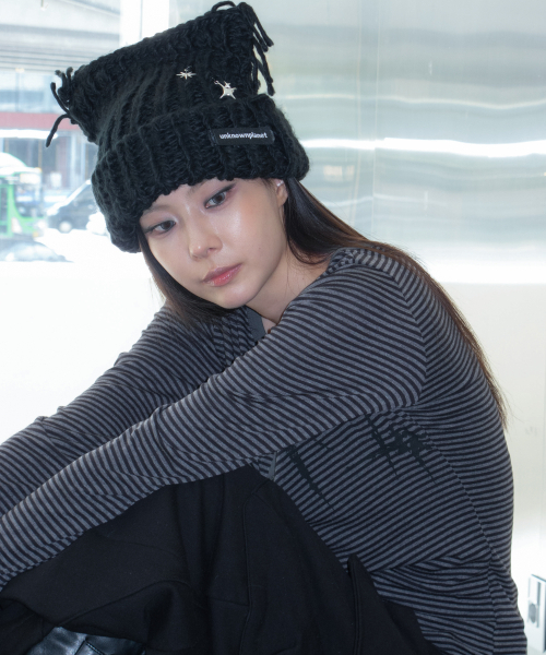 UNKNOWN PLANET(アンノウンプラネット)の「ヴィンテージストライプ ヘンリーネック スリム ロングスリーブ Tシャツ グレー(Tシャツ/カットソー・レディース・その他・SMALL/MEDIUM)」の10枚目の写真