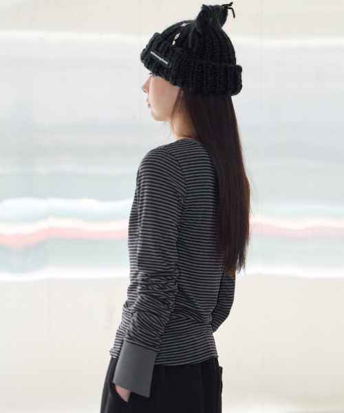 UNKNOWN PLANET(アンノウンプラネット)の「ヴィンテージストライプ ヘンリーネック スリム ロングスリーブ Tシャツ グレー(Tシャツ/カットソー・レディース・その他・SMALL/MEDIUM)」の11枚目の写真