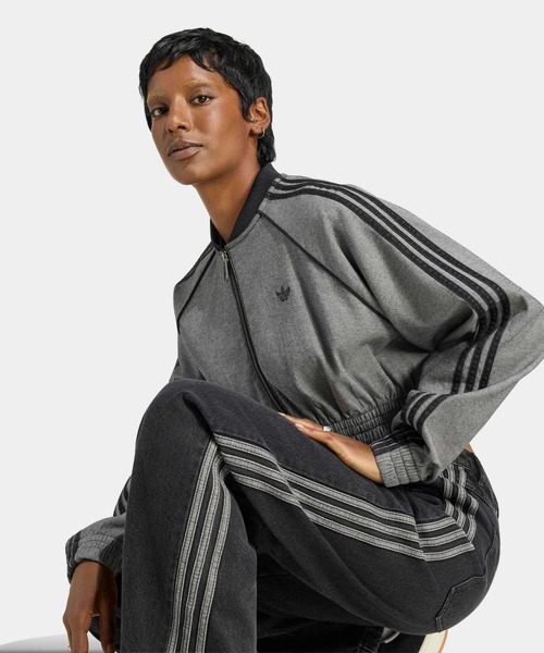 adidas(アディダス)の「SST デニム トラックトップ / ジャージ / トラックジャケット / アディダスオリジナルス adidas Originals(ジャージ・レディース・グレー・X-SMALL/XX-LARGE/LARGE/MEDIUM/SMALL/X-LARGE)」の3枚目の写真
