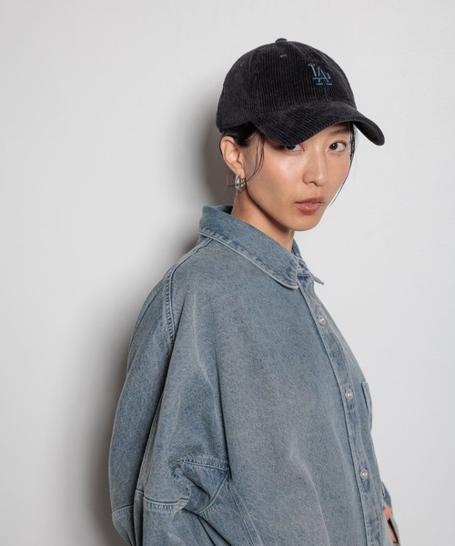 NEW ERA(ニューエラ)の「【HEREIAM】NEW ERA(ニューエラ)/MLB 920 コーデュロイキャップ(キャップ・レディース・キャメル/ブラック/ダークブラウン/ボルドー・MEDIUM)」の6枚目の写真