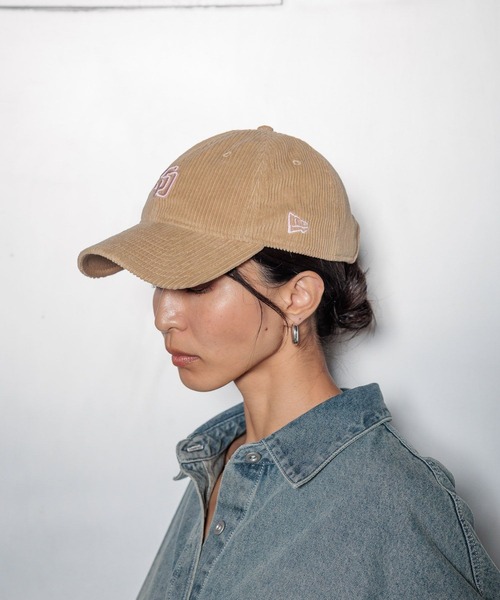 NEW ERA(ニューエラ)の「【HEREIAM】NEW ERA(ニューエラ)/MLB 920 コーデュロイキャップ(キャップ・レディース・キャメル/ブラック/ダークブラウン/ボルドー・MEDIUM)」の15枚目の写真