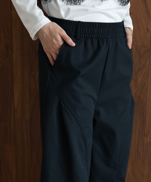 J by blue（ジェイバイブルー）の「カーブイージーパンツ（その他パンツ・レディース・ブラック/ベージュ/ネイビー・MEDIUM）」の6枚目の写真