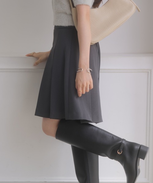 NOELA(ノエラ)の「プリーツショートパンツ(その他パンツ・レディース・ブラウン/グレー・M/S)」の5枚目の写真