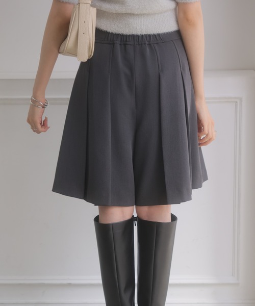 NOELA(ノエラ)の「プリーツショートパンツ(その他パンツ・レディース・ブラウン/グレー・M/S)」の6枚目の写真