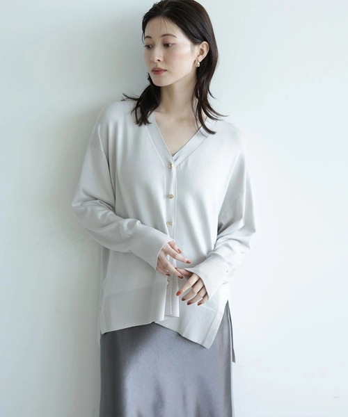 Arpege story(アルページュストーリー)の「〈着るスキンケア〉リラックスVカーデ(ニット/セーター・レディース・ピンク/ベージュ/ブラック/チャコールグレー・2)」の5枚目の写真