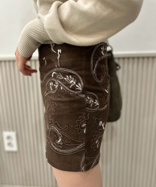 ipugo(イプゴ)の「ipugo/イプゴ ペイズリー刺繍 スエードタッチミニスカート(スカート・レディース・グレー/ブラウン/ダークブラウン・FREE)」の22枚目の写真