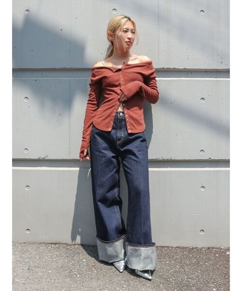Ungrid（アングリッド）の「センタープレスロールアップデニム（デニムパンツ・レディース・インディゴブルー/ブラック・26inch/25inch/24inch）」の7枚目の写真
