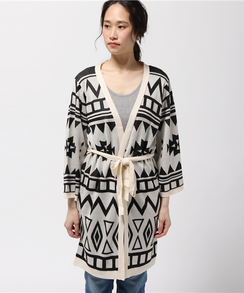 VENCEEXCHANGE（ヴァンスエクスチェンジ）の「オルテガジャガードトッパー（カーディガン/ボレロ・レディース・ブラック/ベージュ・MEDIUM）」の7枚目の写真