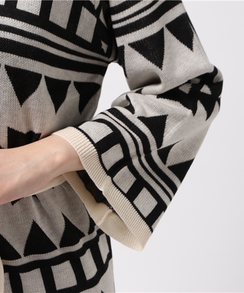 VENCEEXCHANGE（ヴァンスエクスチェンジ）の「オルテガジャガードトッパー（カーディガン/ボレロ・レディース・ブラック/ベージュ・MEDIUM）」の11枚目の写真