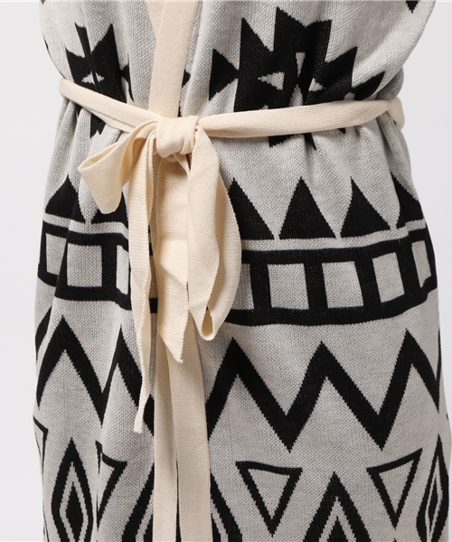 VENCEEXCHANGE（ヴァンスエクスチェンジ）の「オルテガジャガードトッパー（カーディガン/ボレロ・レディース・ブラック/ベージュ・MEDIUM）」の12枚目の写真