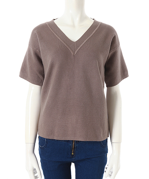 fifth（フィフス）の「Vネック半袖トップス（Tシャツ/カットソー・レディース・グレー/ピンク/ホワイト/ブラック/テラコッタ/チャコールグレー/ネイビー/ベージュ/カーキ/ライトベージュ・MEDIUM/SMALL）」の6枚目の写真