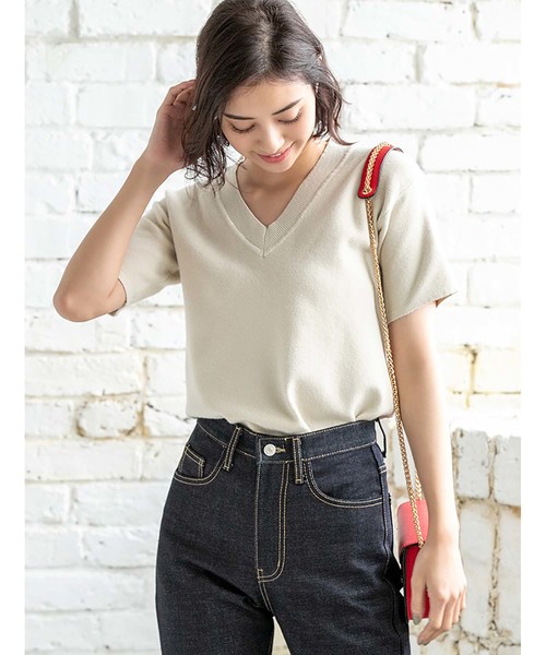 fifth（フィフス）の「Vネック半袖トップス（Tシャツ/カットソー・レディース・グレー/ピンク/ホワイト/ブラック/テラコッタ/チャコールグレー/ネイビー/ベージュ/カーキ/ライトベージュ・MEDIUM/SMALL）」の7枚目の写真