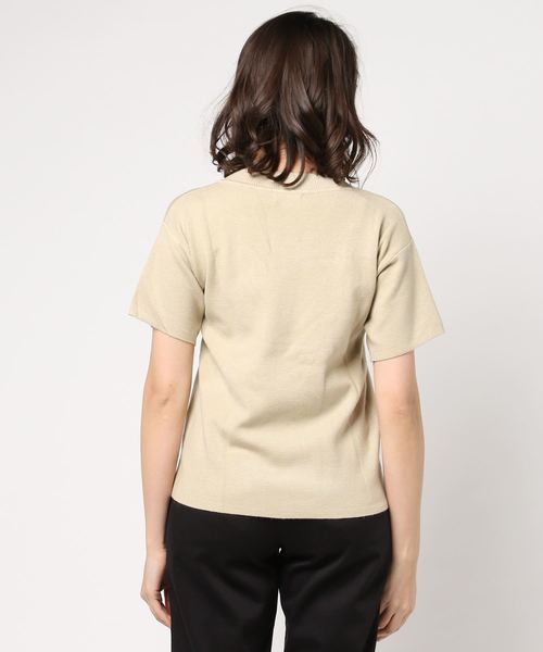 fifth（フィフス）の「Vネック半袖トップス（Tシャツ/カットソー・レディース・グレー/ピンク/ホワイト/ブラック/テラコッタ/チャコールグレー/ネイビー/ベージュ/カーキ/ライトベージュ・MEDIUM/SMALL）」の11枚目の写真