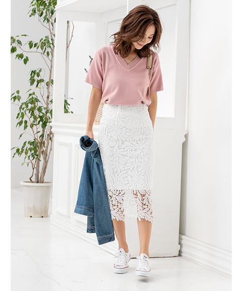 fifth（フィフス）の「Vネック半袖トップス（Tシャツ/カットソー・レディース・グレー/ピンク/ホワイト/ブラック/テラコッタ/チャコールグレー/ネイビー/ベージュ/カーキ/ライトベージュ・MEDIUM/SMALL）」の13枚目の写真