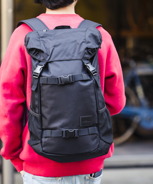 NIXON（ニクソン）の「LANDLOCK SE BACKPACK（バックパック/リュック・メンズ・ブラック系その他/ブラック×ブルー/ブラック/カーキ/イエロー系その他/ブラック系その他2/ネイビー/ブラック系その他3/インディゴブルー/ヘザーグレー・FREE）」の2枚目の写真