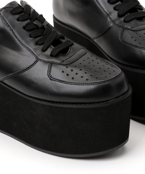 PUNYUS（プニュズ）の「ローカット厚底スニーカー（スニーカー・レディース・ブラック/ホワイト・4/2/3/1）」の7枚目の写真