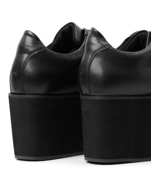 PUNYUS（プニュズ）の「ローカット厚底スニーカー（スニーカー・レディース・ブラック/ホワイト・4/2/3/1）」の9枚目の写真