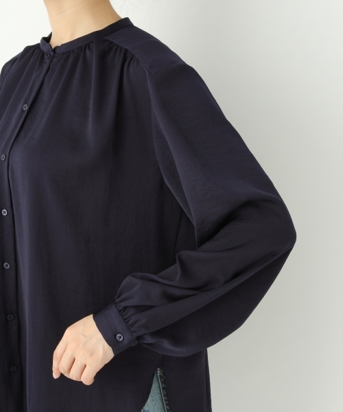 A part by（アパートバイ）の「SギャザーSTDブラウス　746576 （シャツ/ブラウス・レディース・ホワイト/キャメル/ネイビー・MEDIUM/LARGE）」の9枚目の写真