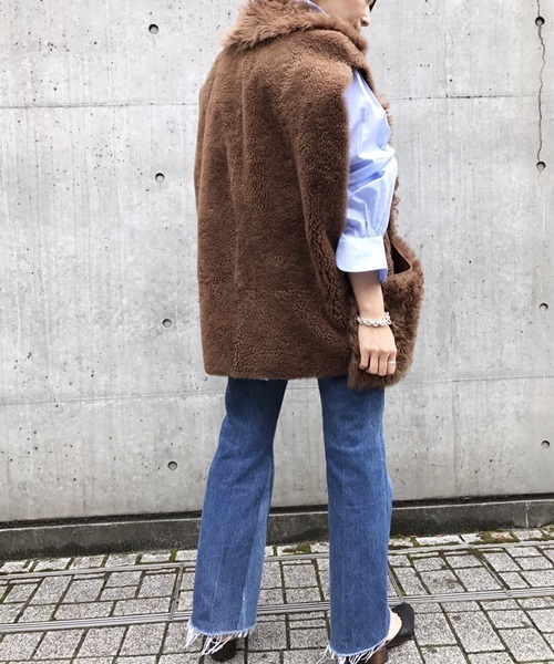 Deuxieme Classe（ドゥーズィエムクラス）の「*BLANCHA(PRE)MOUTON VEST◆（その他アウター・レディース・キャメル・FREE）」の12枚目の写真