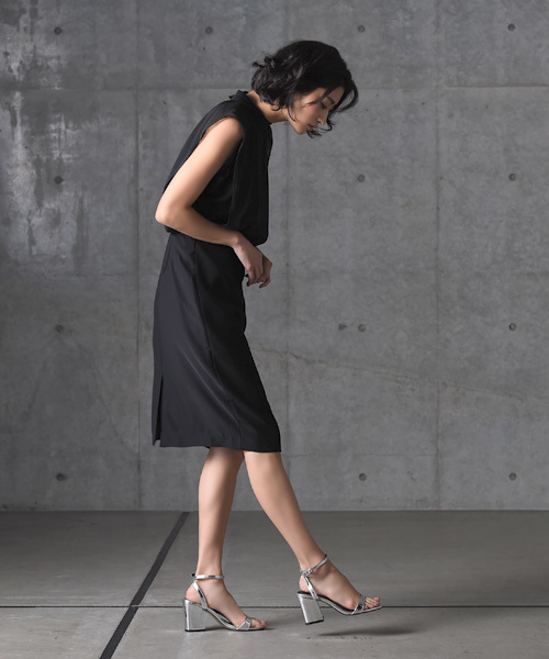 amorous insense（アモラスインセンス）の「シフォン×ジョーゼットシースルーＶネックワンピース（ドレス・レディース・ブラック・MEDIUM）」の5枚目の写真