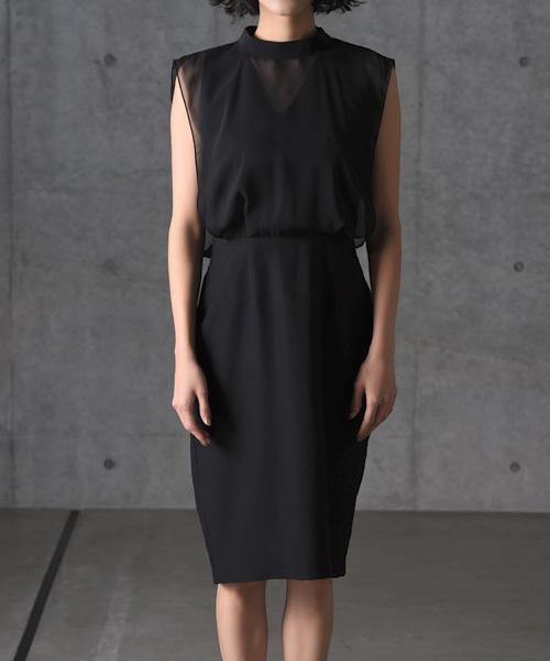 amorous insense（アモラスインセンス）の「シフォン×ジョーゼットシースルーＶネックワンピース（ドレス・レディース・ブラック・MEDIUM）」の6枚目の写真