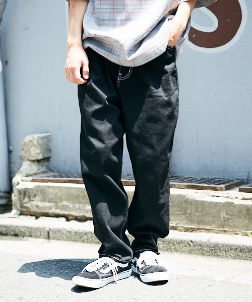 kutir（クティール）の「denim balloon AW / デニムバルーンパンツ　ワイドテーパードパンツ（デニムパンツ・メンズ・ブラック/サックスブルー/インディゴブルー・SMALL/MEDIUM/LARGE）」の2枚目の写真