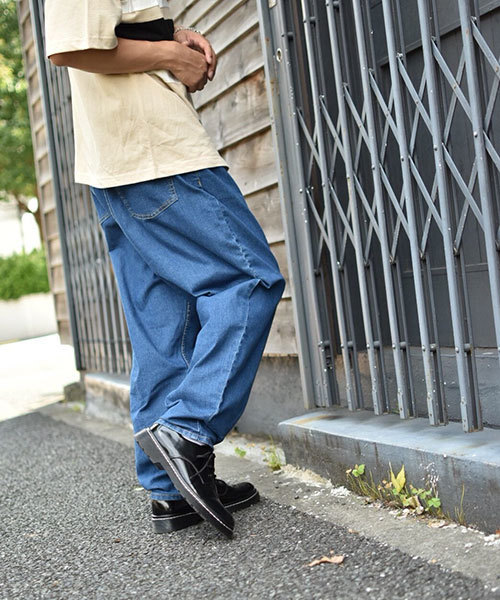 kutir（クティール）の「denim balloon AW / デニムバルーンパンツ　ワイドテーパードパンツ（デニムパンツ・メンズ・ブラック/サックスブルー/インディゴブルー・SMALL/MEDIUM/LARGE）」の9枚目の写真