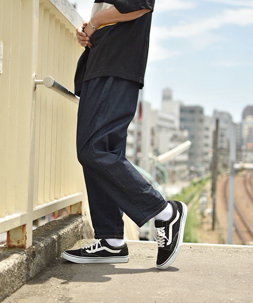 kutir（クティール）の「denim balloon AW / デニムバルーンパンツ　ワイドテーパードパンツ（デニムパンツ・メンズ・ブラック/サックスブルー/インディゴブルー・SMALL/MEDIUM/LARGE）」の16枚目の写真