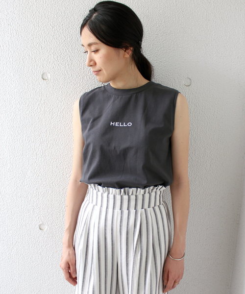 ottilie(オティーリエ)の「ちびHELLOノースリーブTシャツ(Tシャツ/カットソー・レディース・ブラック/ベージュ/グレー/オフホワイト・FREE)」の4枚目の写真