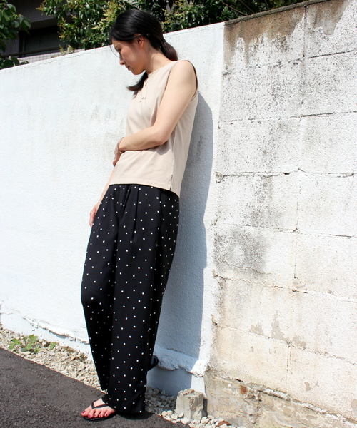 ottilie(オティーリエ)の「ちびHELLOノースリーブTシャツ(Tシャツ/カットソー・レディース・ブラック/ベージュ/グレー/オフホワイト・FREE)」の14枚目の写真